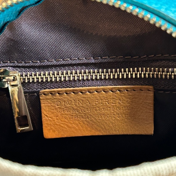 Divine Firenze Leather Convertible Crossbody Purse Backpack EUC - Picture 4 of 4